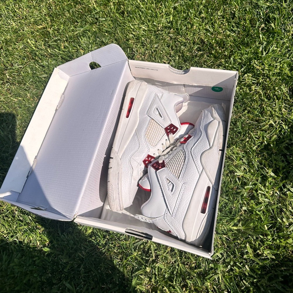 Air Jordan 4 Retro Metallic Red